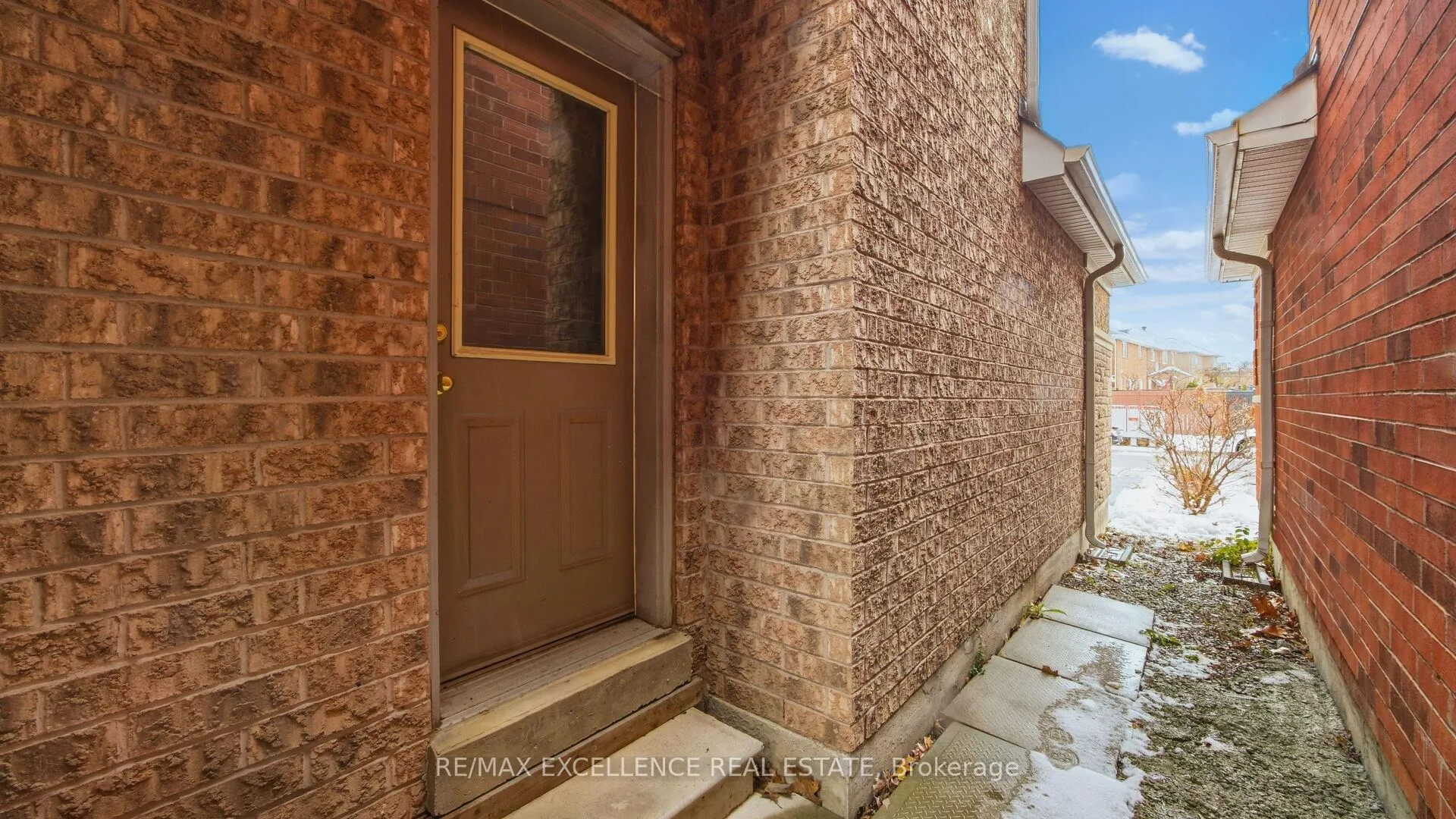 Photo 46 of 59 Linderwood Drive, Brampton, Fletcher's Meadow — HOMEH