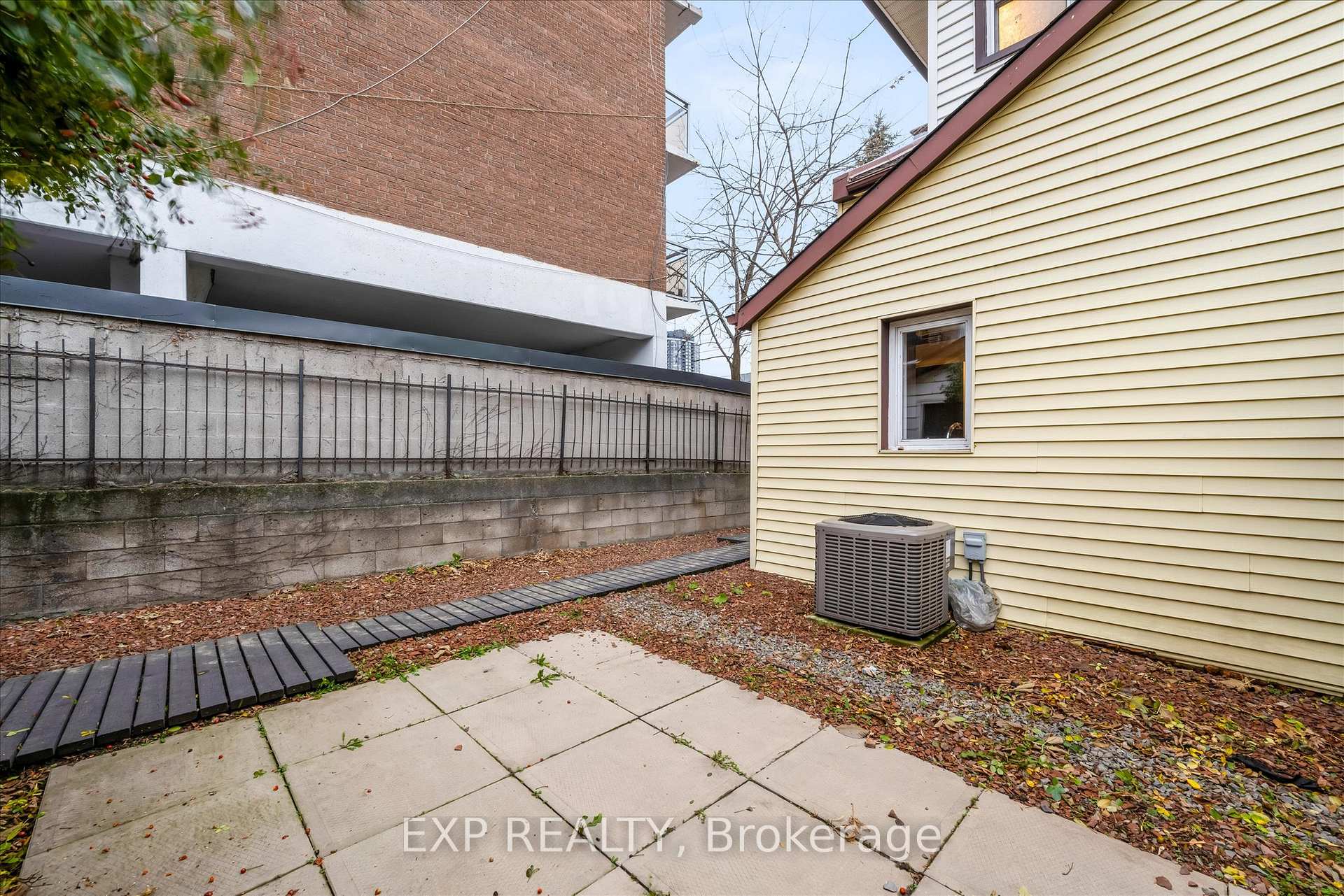 Photo 26 of 11 Ford Street, Hamilton, Corktown — HOMEH