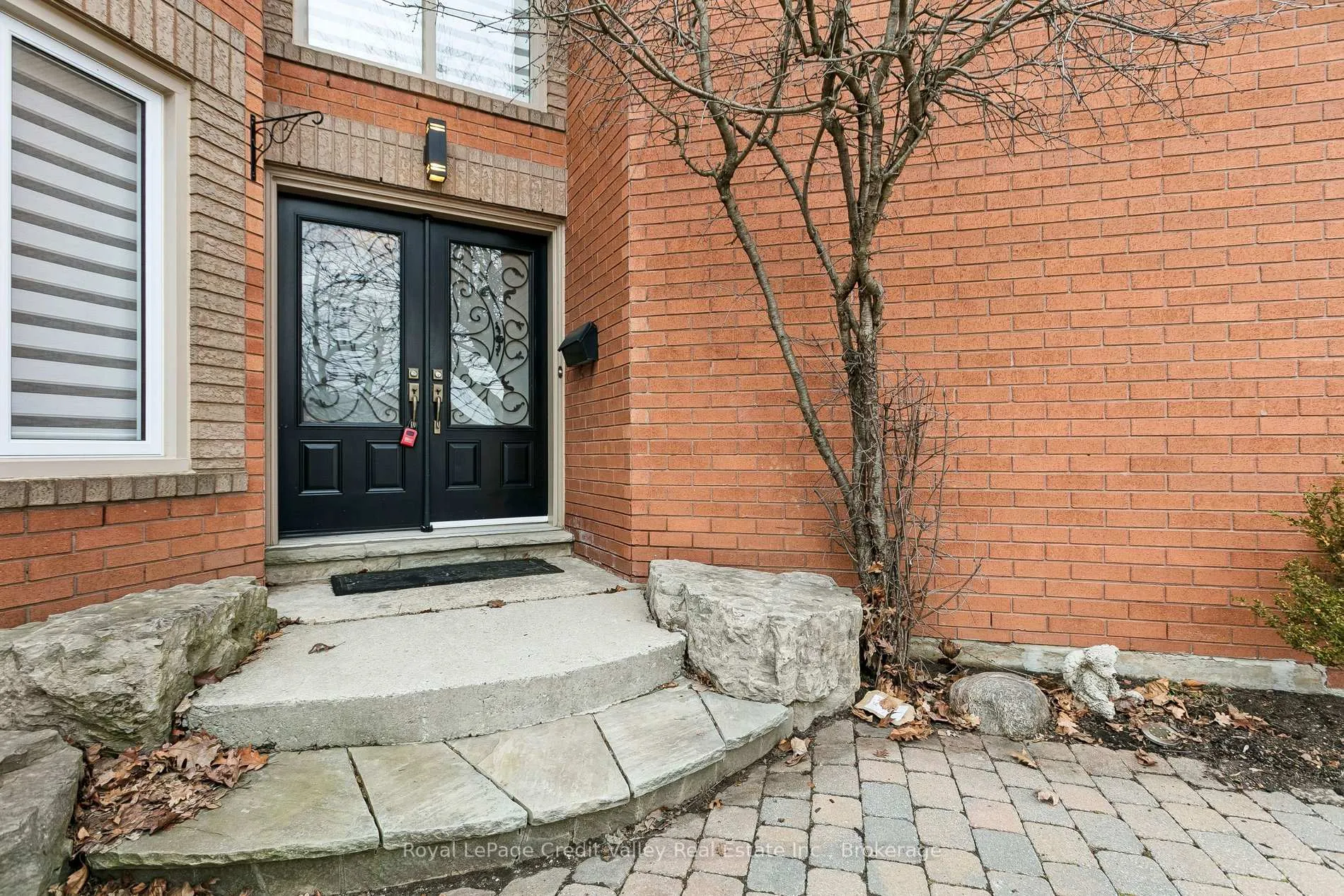 Photo 2 of 84 Valonia Drive, Brampton, Brampton North — HOMEH