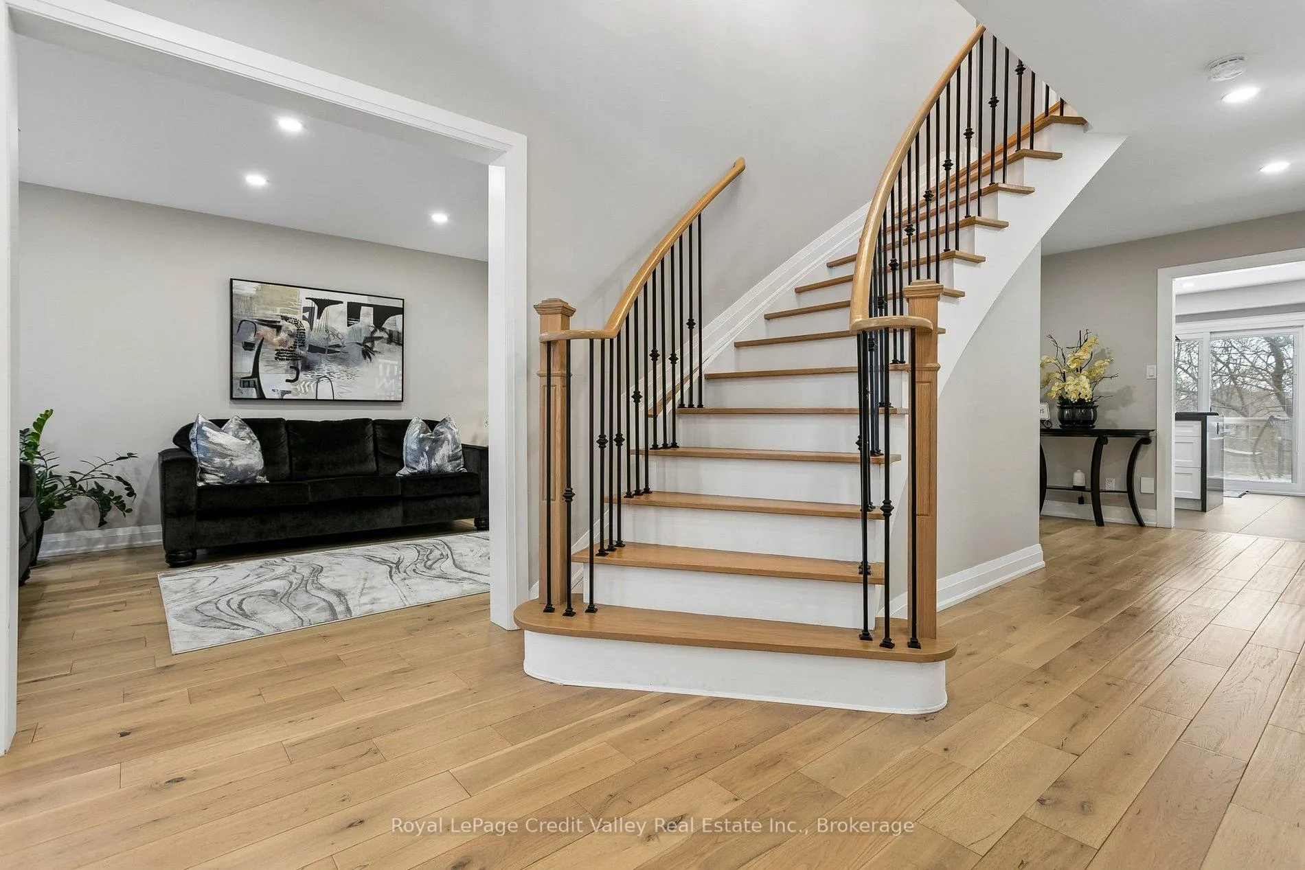 Photo 5 of 84 Valonia Drive, Brampton, Brampton North — HOMEH