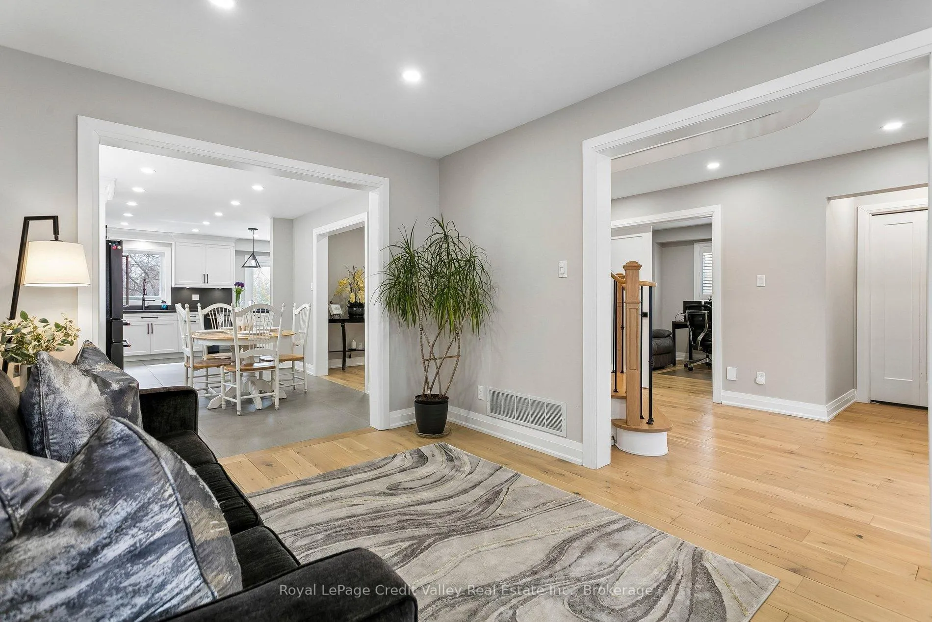 Photo 7 of 84 Valonia Drive, Brampton, Brampton North — HOMEH