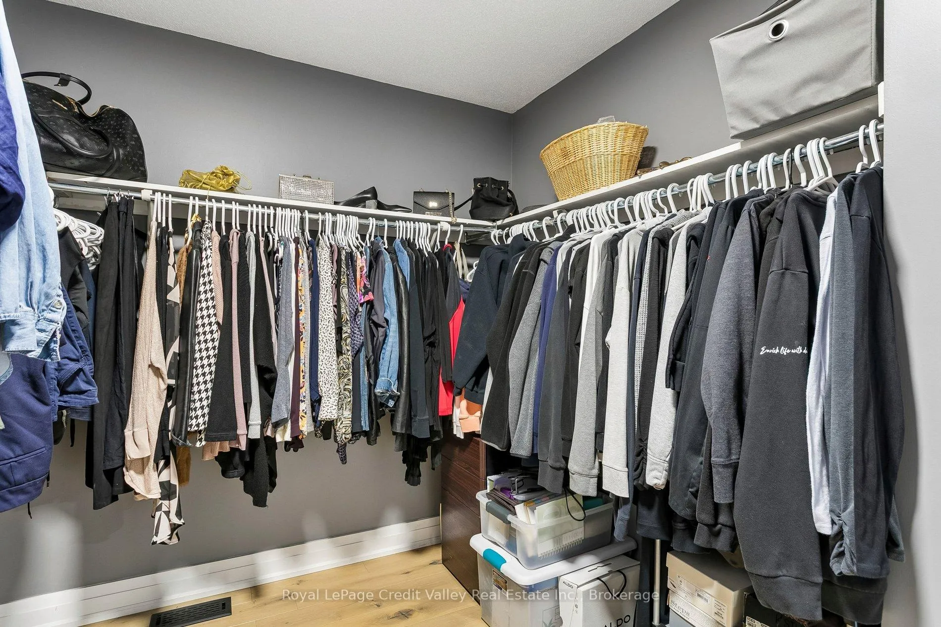 Photo 35 of 84 Valonia Drive, Brampton, Brampton North — HOMEH