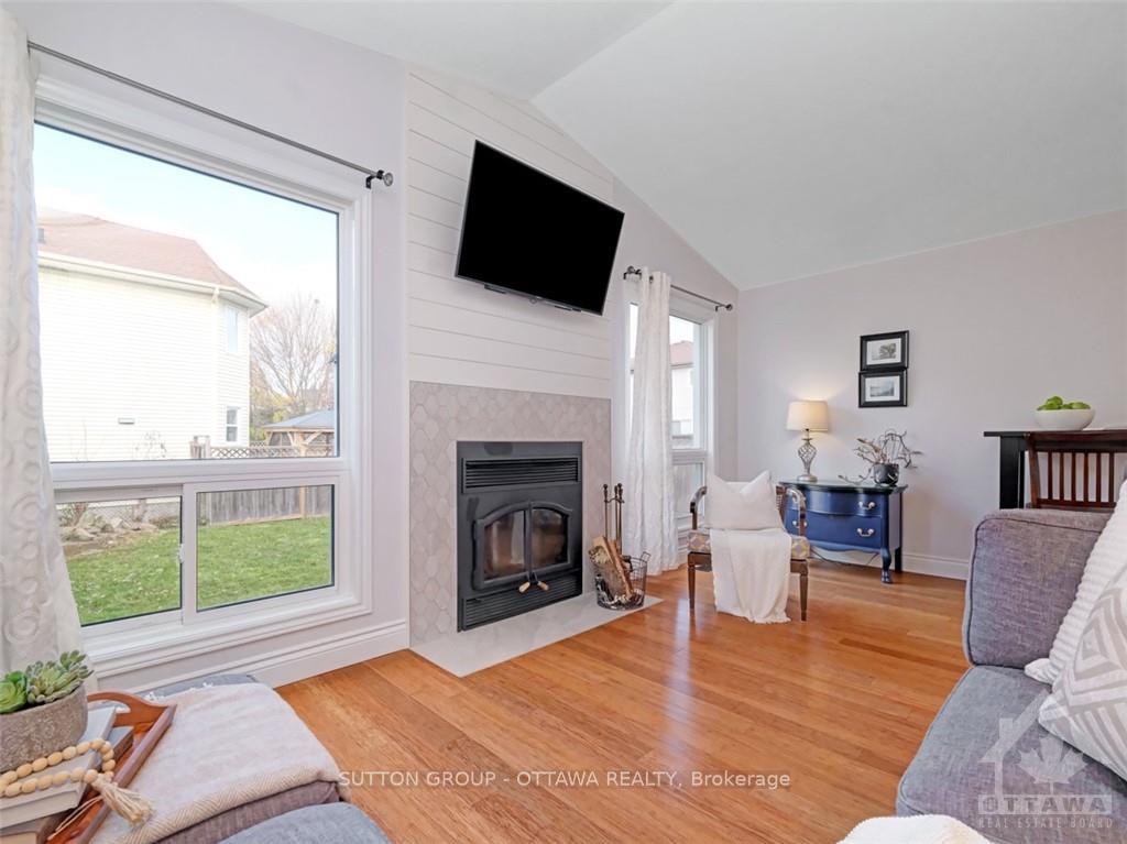 Photo 3 of 53 Saddlehorn Crescent, Ottawa, Kanata - Bridlewood — HOMEH