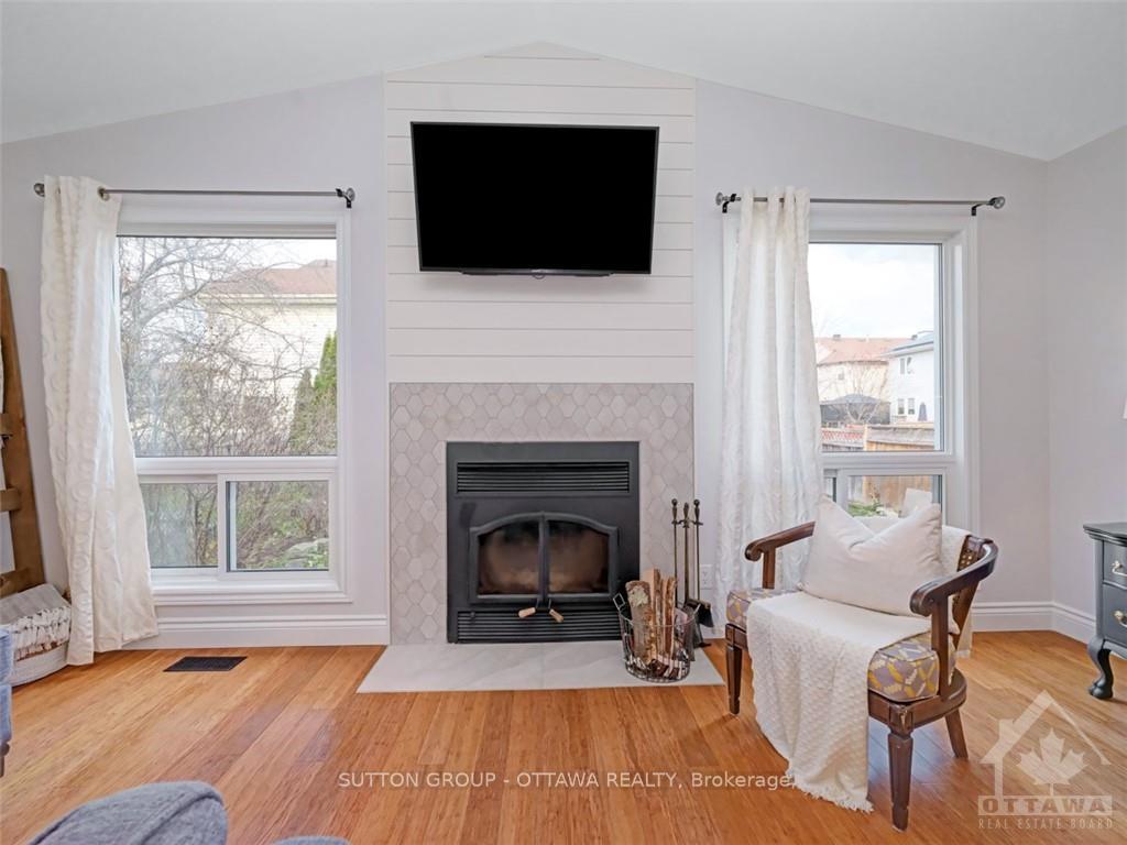 Photo 5 of 53 Saddlehorn Crescent, Ottawa, Kanata - Bridlewood — HOMEH