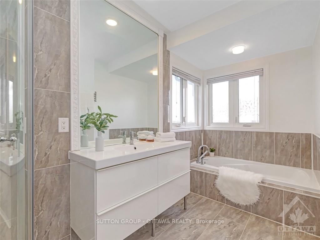 Photo 17 of 53 Saddlehorn Crescent, Ottawa, Kanata - Bridlewood — HOMEH