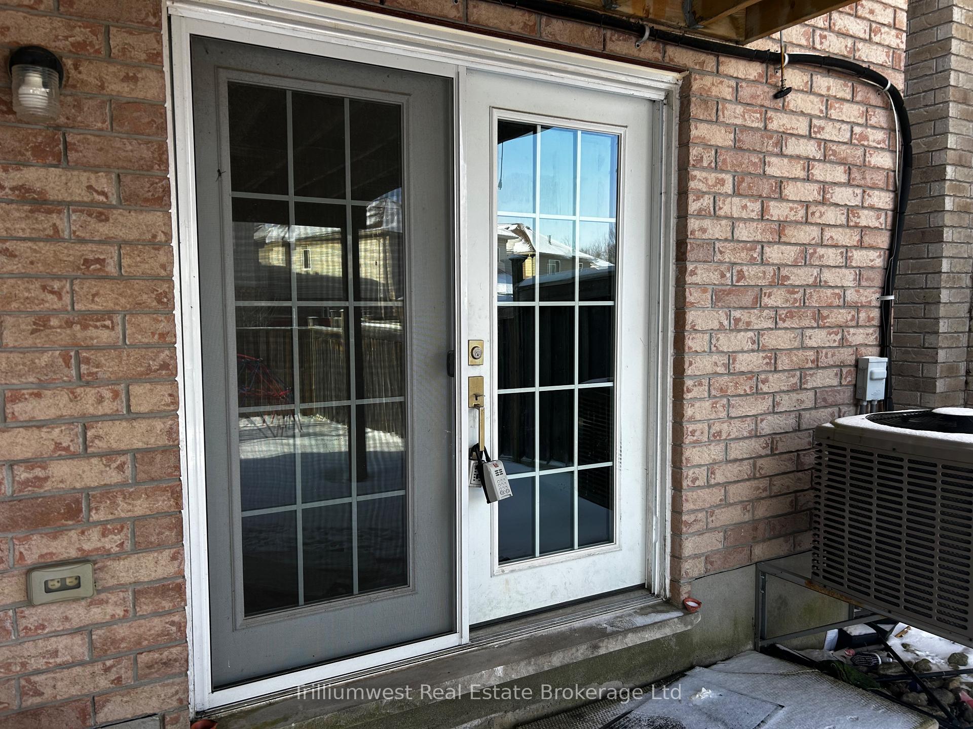 Photo 2 of Unit Lower, 151 Curzon Crescent, Guelph, Willow West/Sugarbush/West Acres — HOMEH