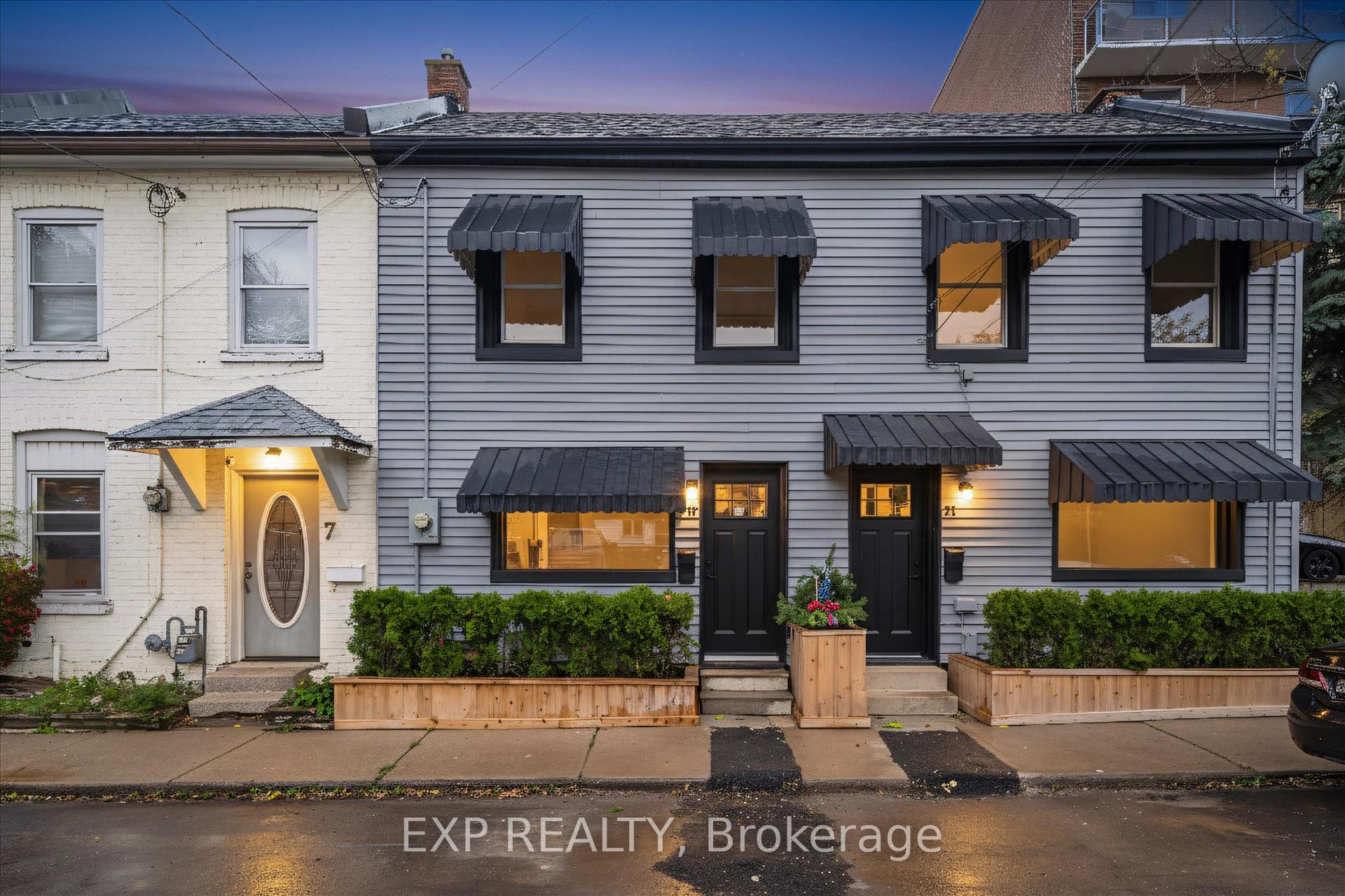 Front of 9 Ford Street
