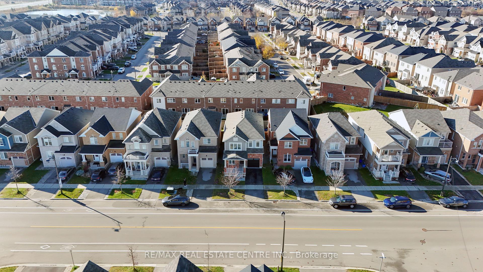 Photo 2 of 1516 Farmstead Drive, Milton, Ford — HOMEH