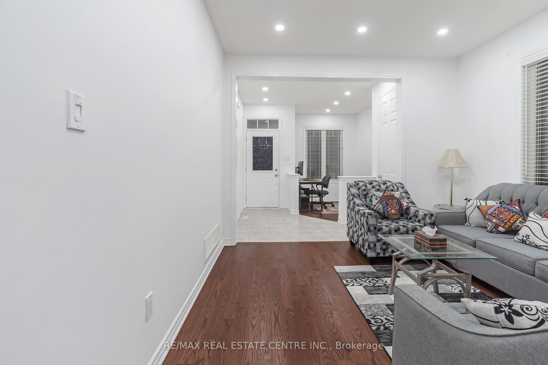 Photo 9 of 1516 Farmstead Drive, Milton, Ford — HOMEH