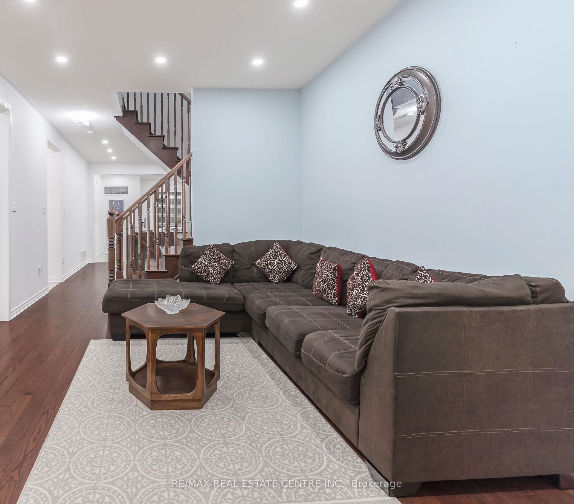 Photo 14 of 1516 Farmstead Drive, Milton, Ford — HOMEH