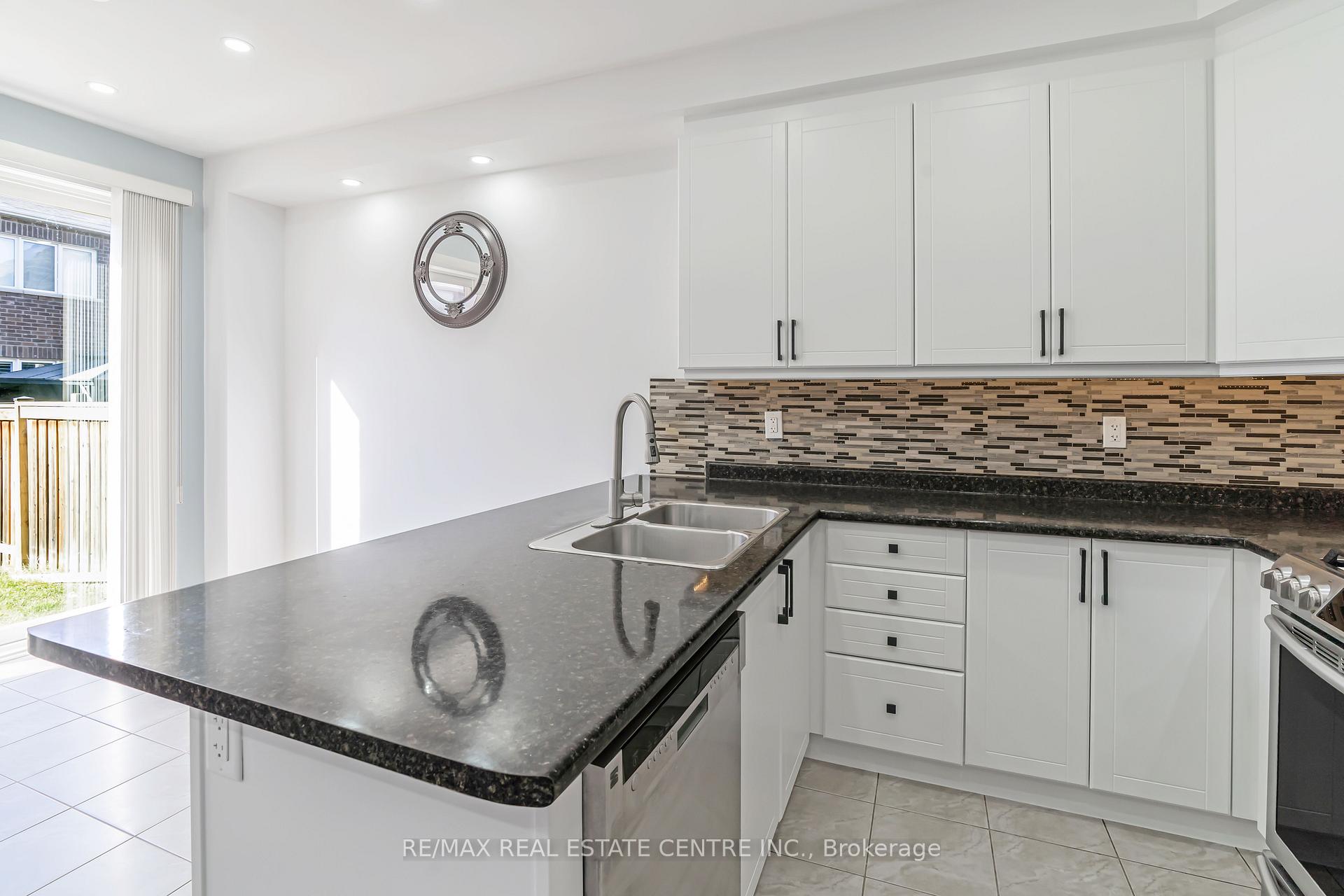 Photo 17 of 1516 Farmstead Drive, Milton, Ford — HOMEH