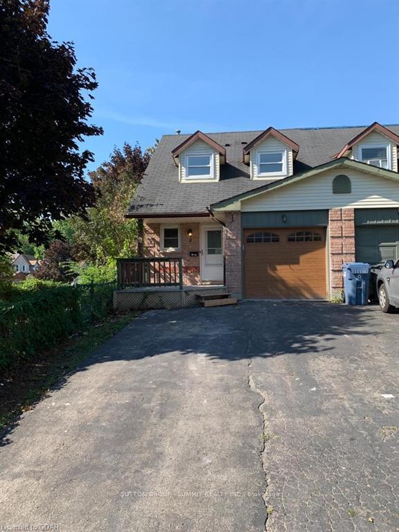 Front of 2 Grandridge Crescent
