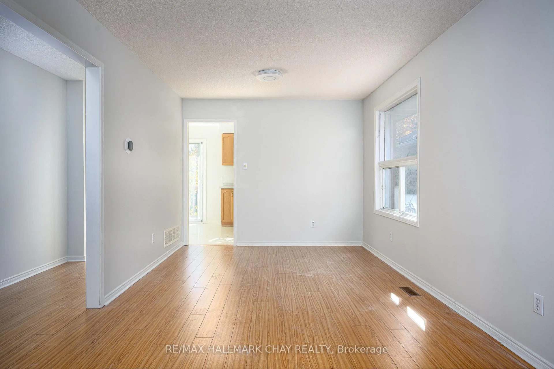Photo 7 of 197 Livingstone Street W, Barrie, Sunnidale — HOMEH