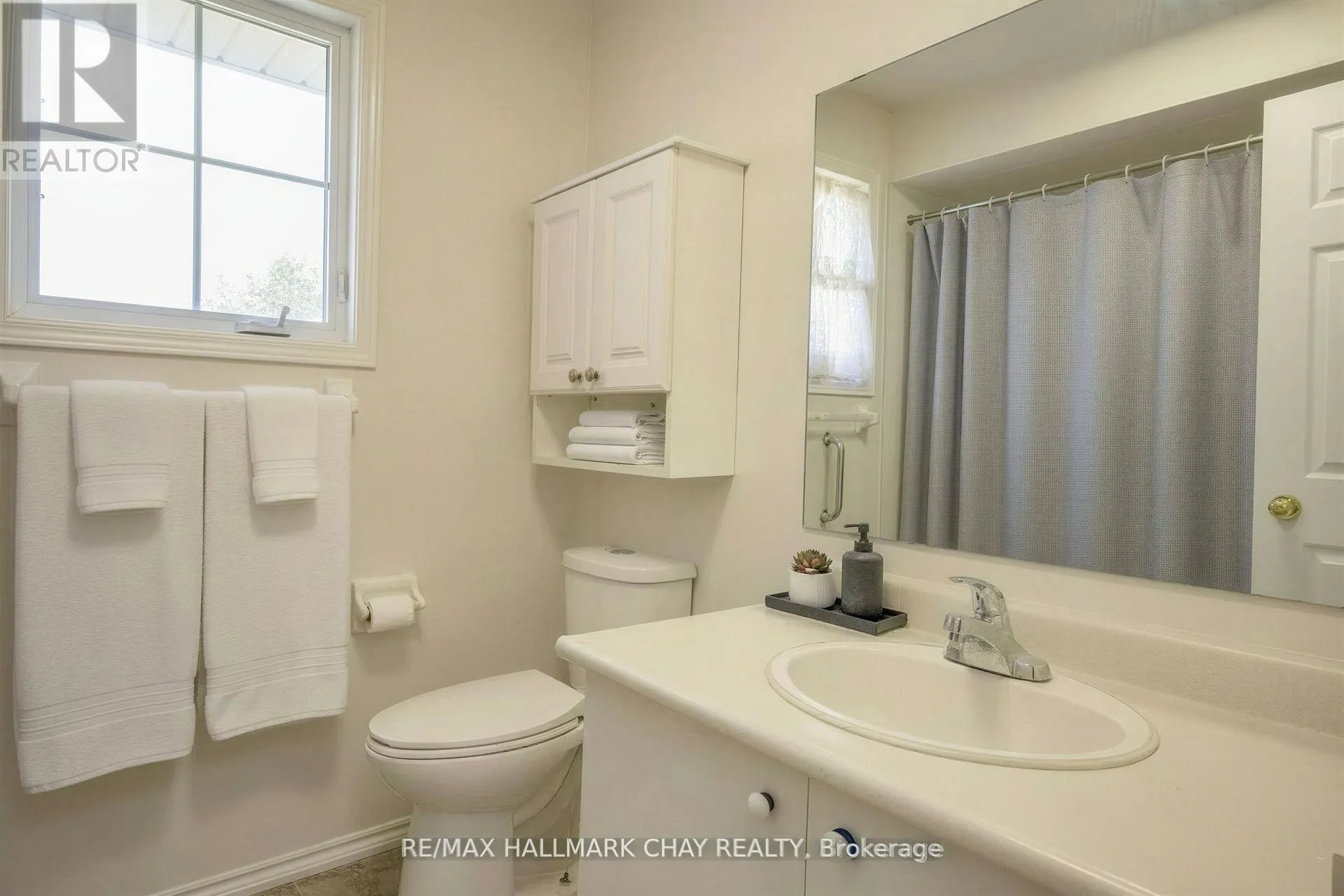 Photo 8 of 197 Livingstone Street W, Barrie, Sunnidale — HOMEH