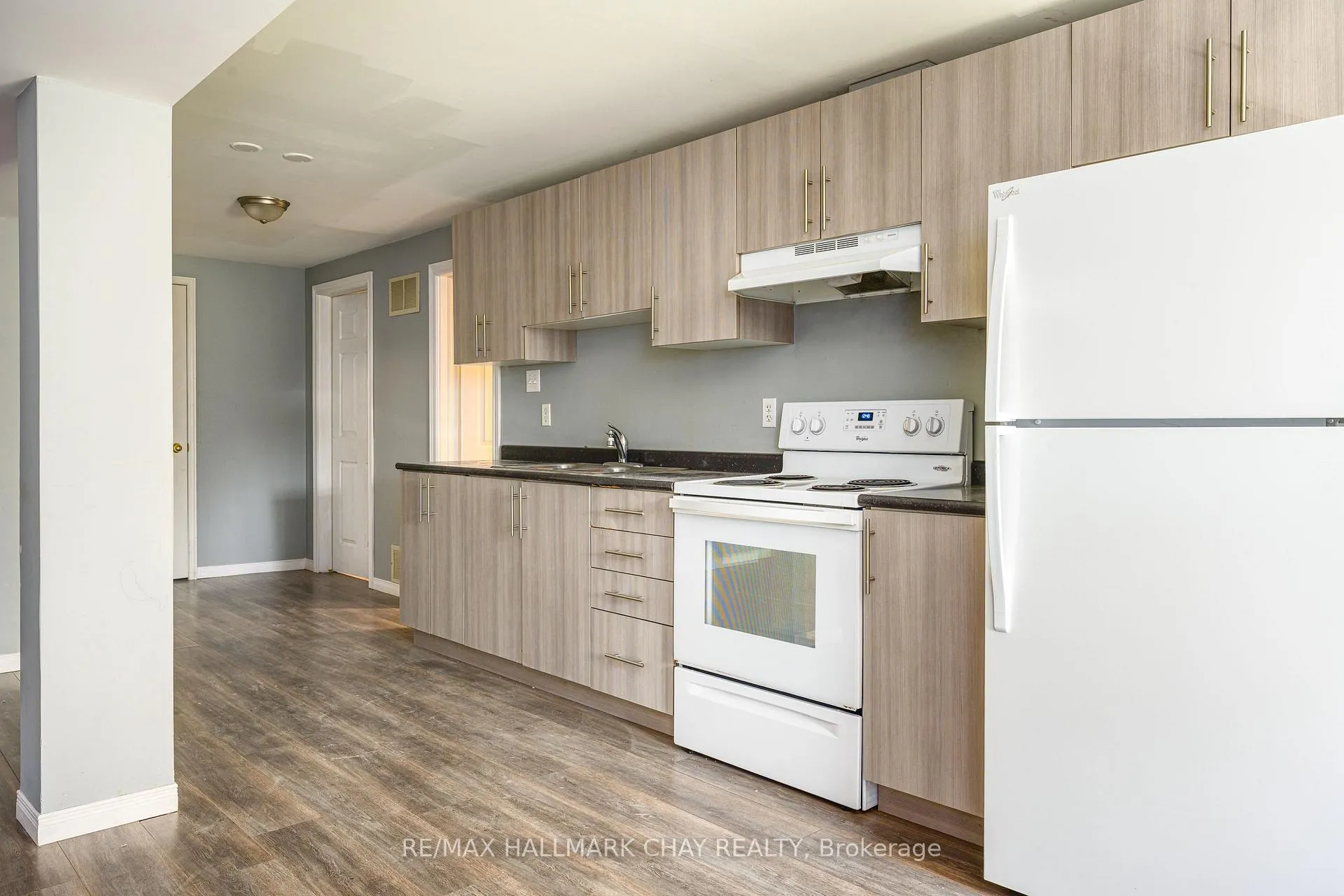 Photo 17 of 197 Livingstone Street W, Barrie, Sunnidale — HOMEH