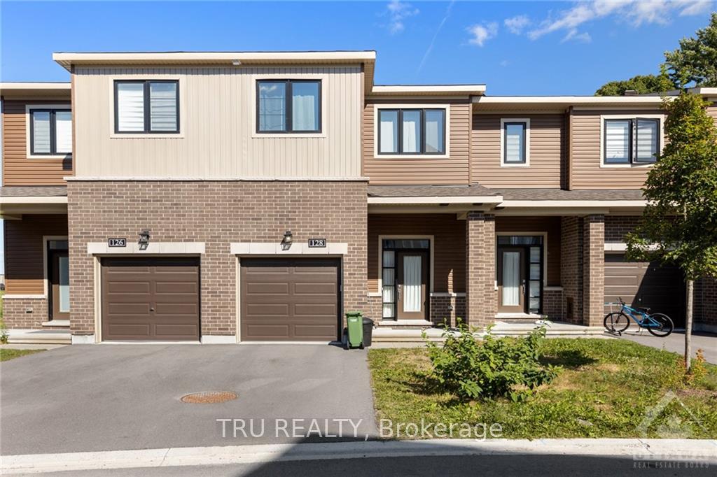 Photo 12 of 128 Attwell, Ottawa, Kanata - Morgan's Grant/South March — HOMEH