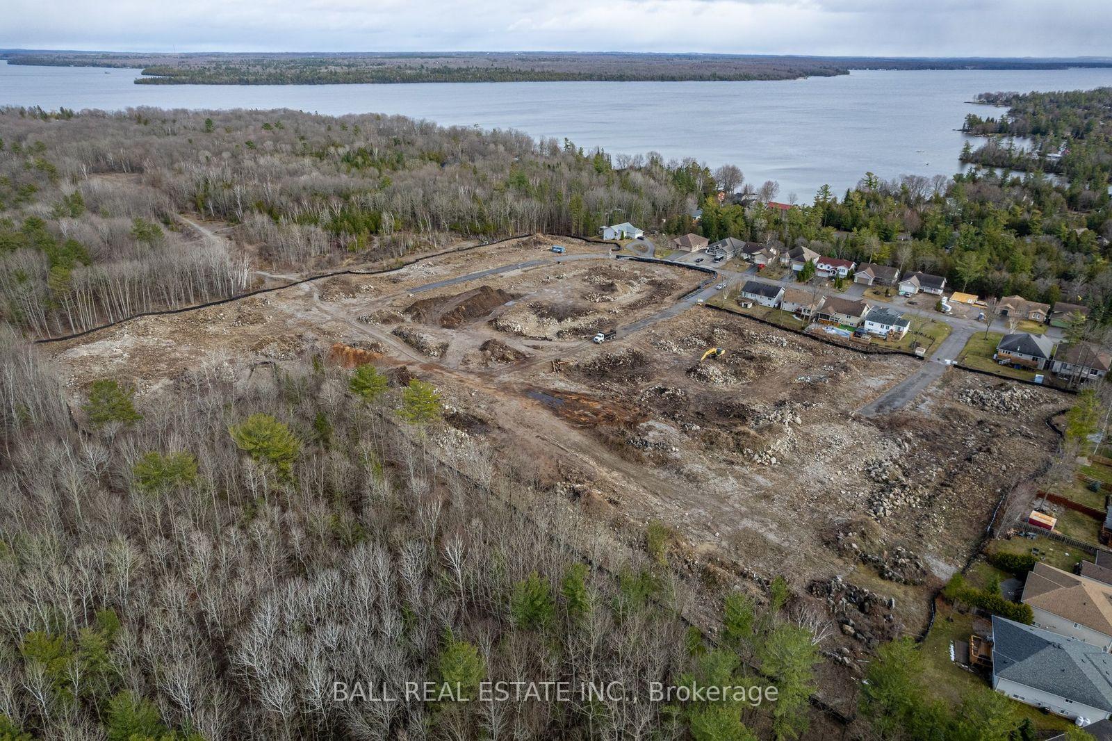 Photo 10 of 42 Hemlock Crescent, Kawartha Lakes, Bobcaygeon — HOMEH