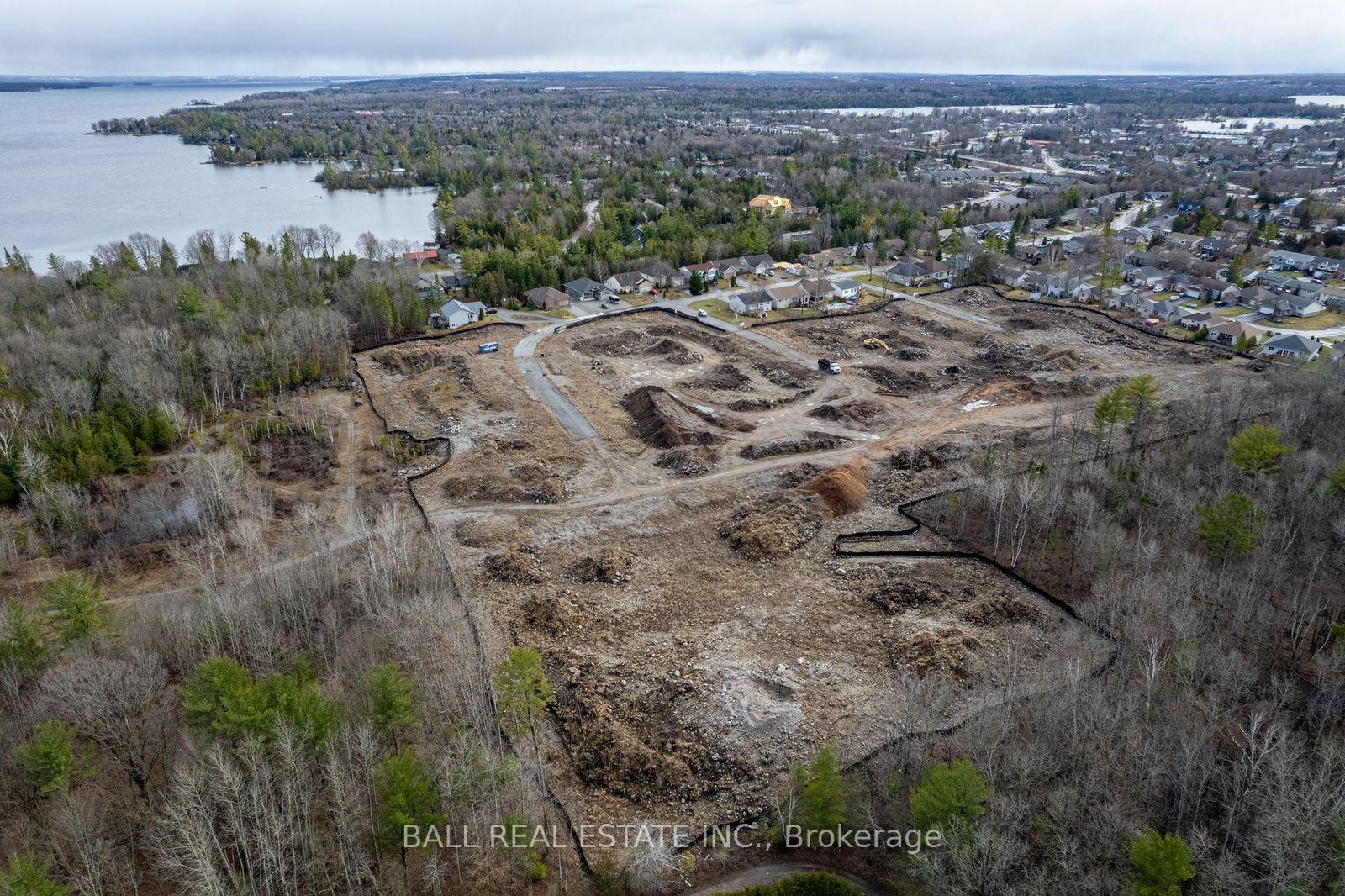 Photo 11 of 42 Hemlock Crescent, Kawartha Lakes, Bobcaygeon — HOMEH