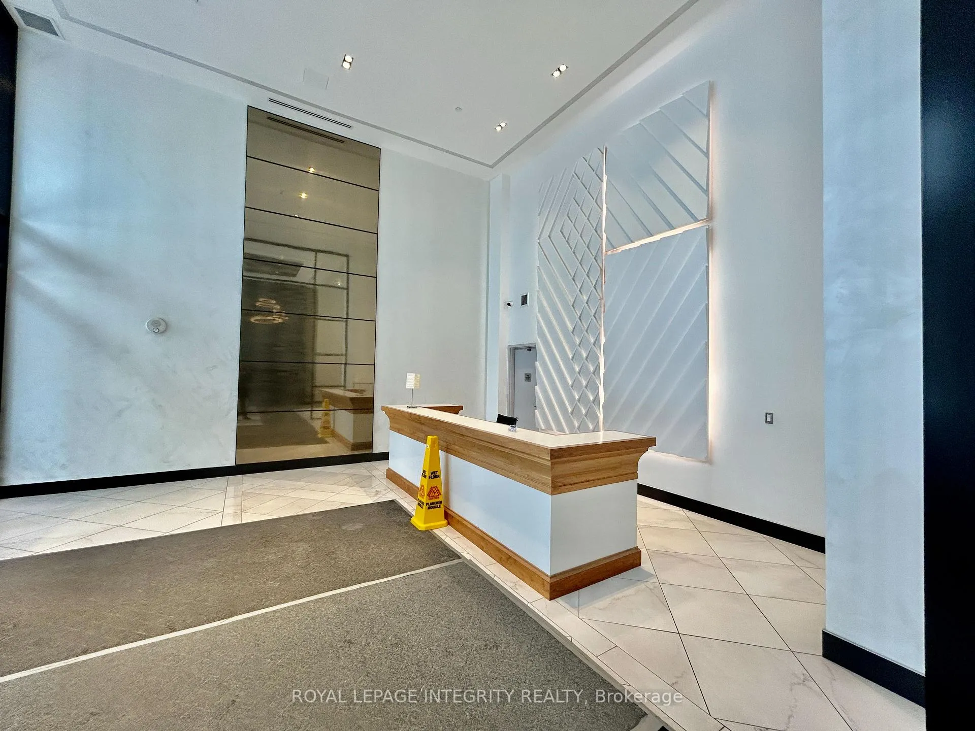 Photo 3 of Unit 910, 255 Bay Street, Ottawa, Ottawa Centre — HOMEH