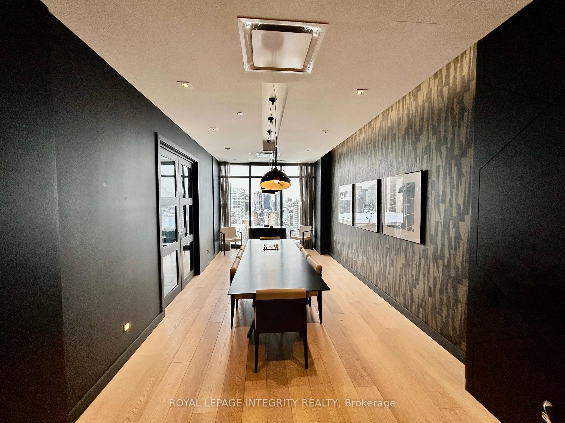 Photo 5 of Unit 910, 255 Bay Street, Ottawa, Ottawa Centre — HOMEH