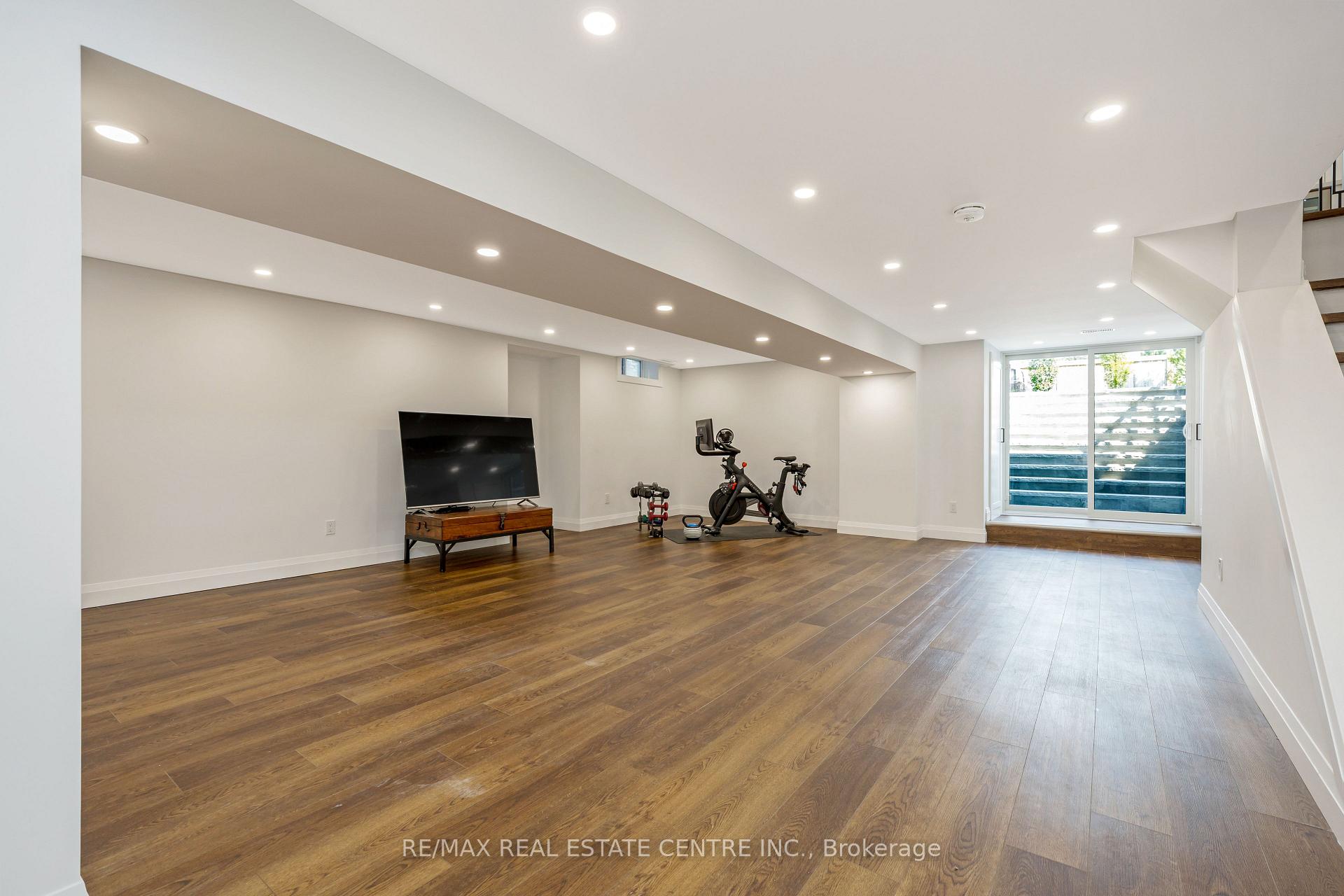 Photo 31 of 884 Hemlock Drive, Milton, Dorset Park — HOMEH