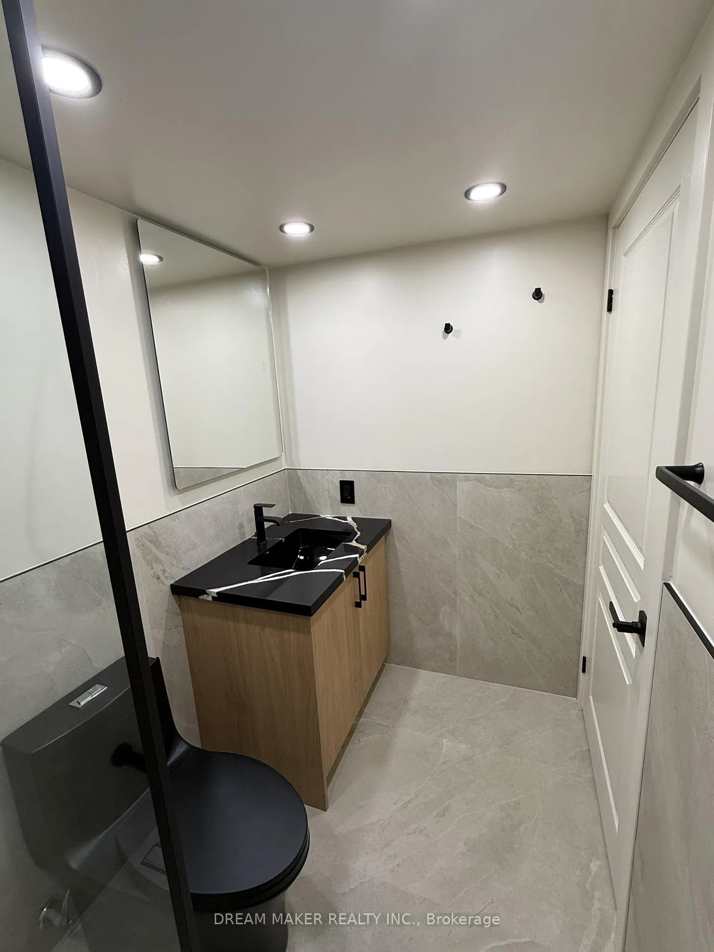 Photo 16 of Unit 310, 9017 Leslie Street, Richmond Hill, Beaver Creek Business Park — HOMEH