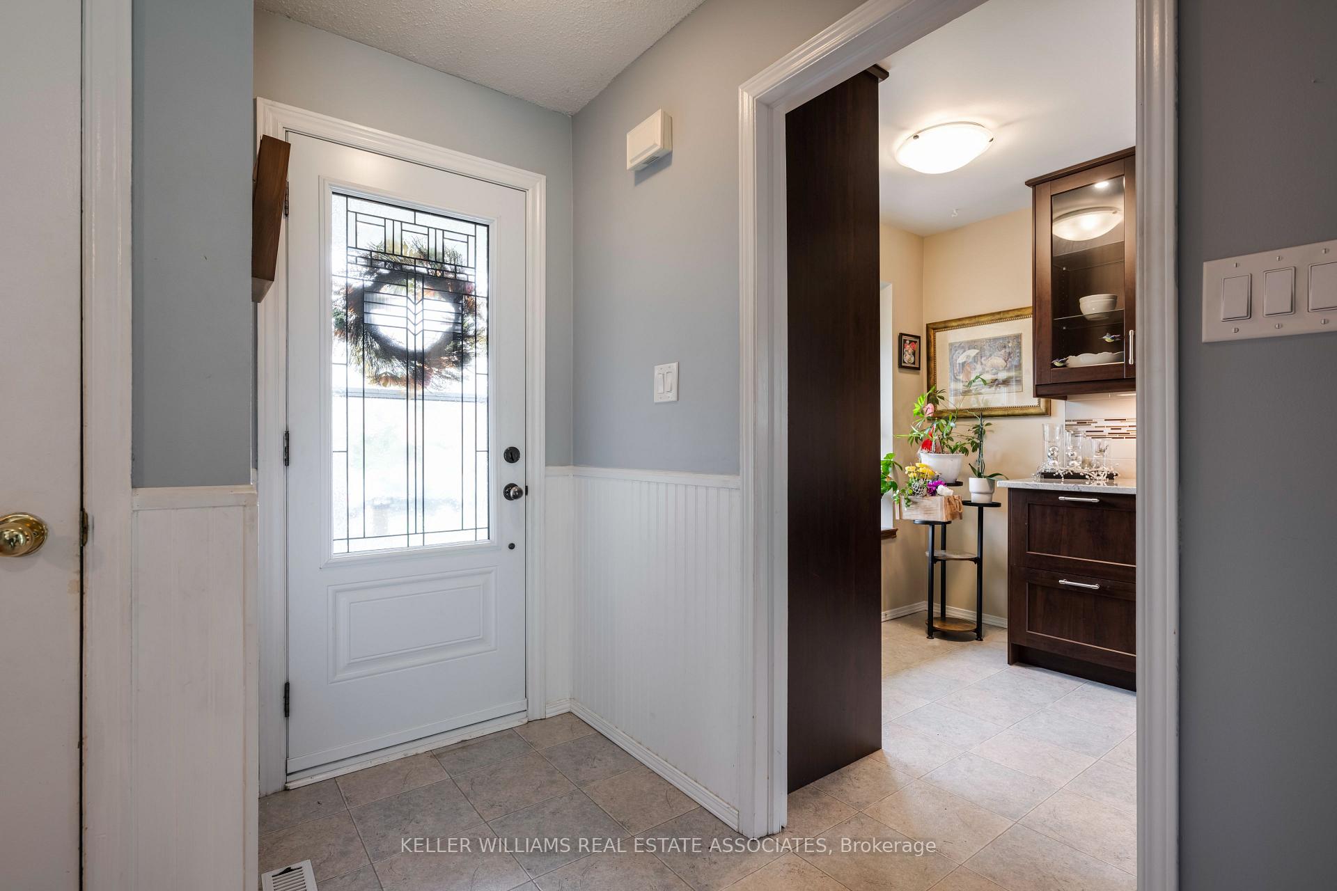 Photo 10 of 794 Laurier Avenue, Milton, Timberlea — HOMEH