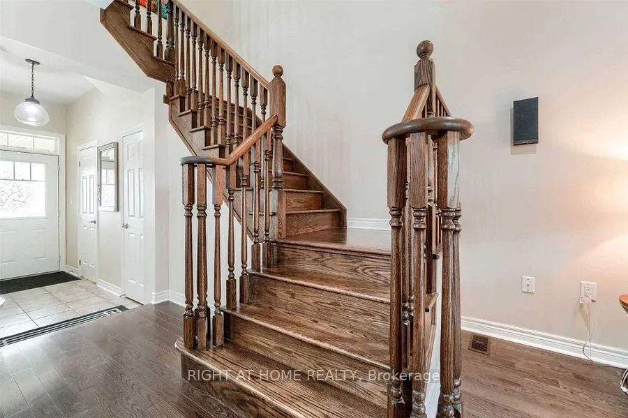 Photo 10 of 19 Waterville Way, Caledon, Rural Caledon — HOMEH