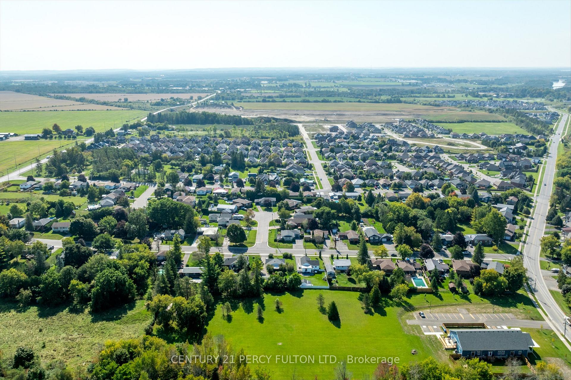 Photo 10 of Eastview Road, Kawartha Lakes, Lindsay — HOMEH