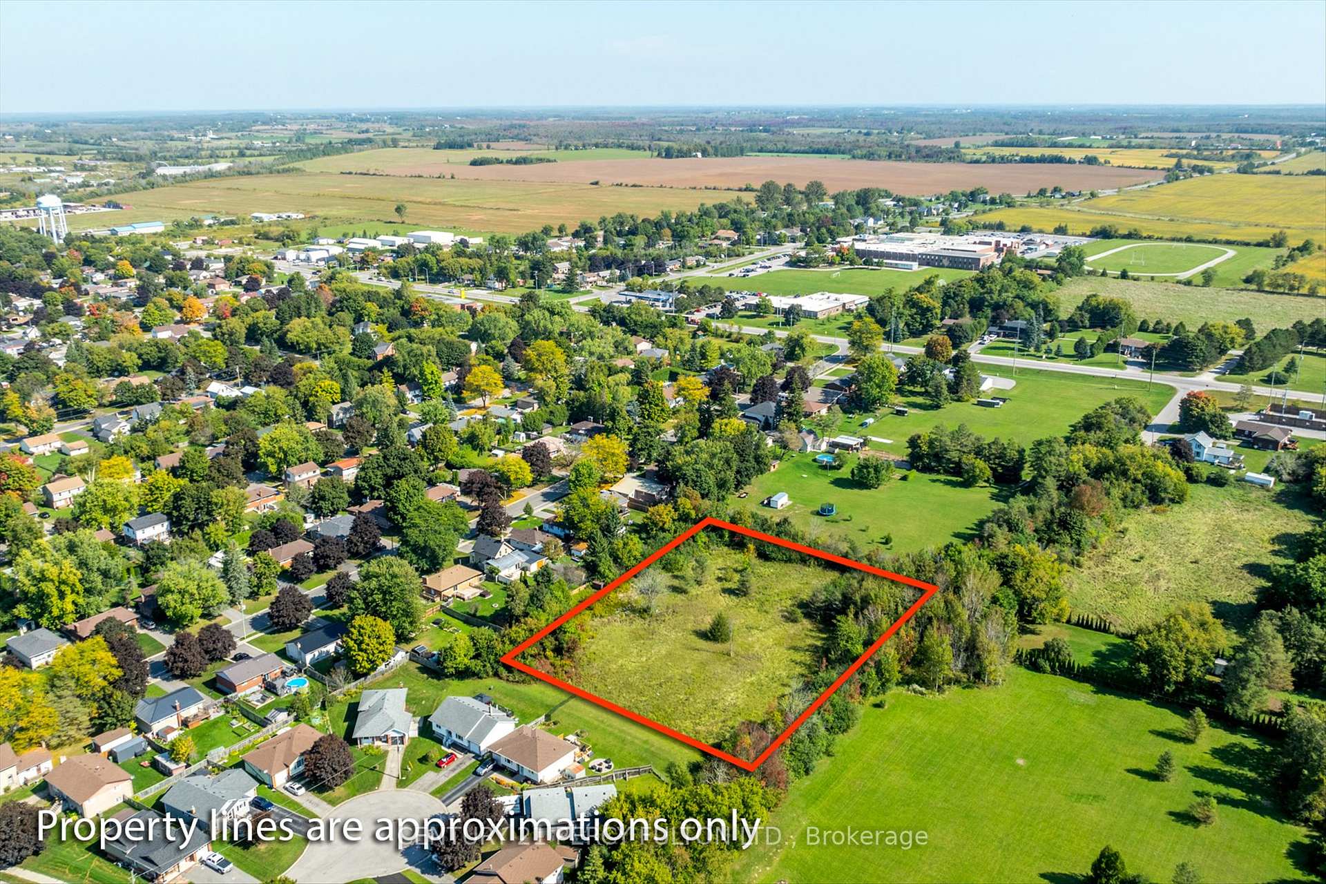 Photo 12 of Eastview Road, Kawartha Lakes, Lindsay — HOMEH