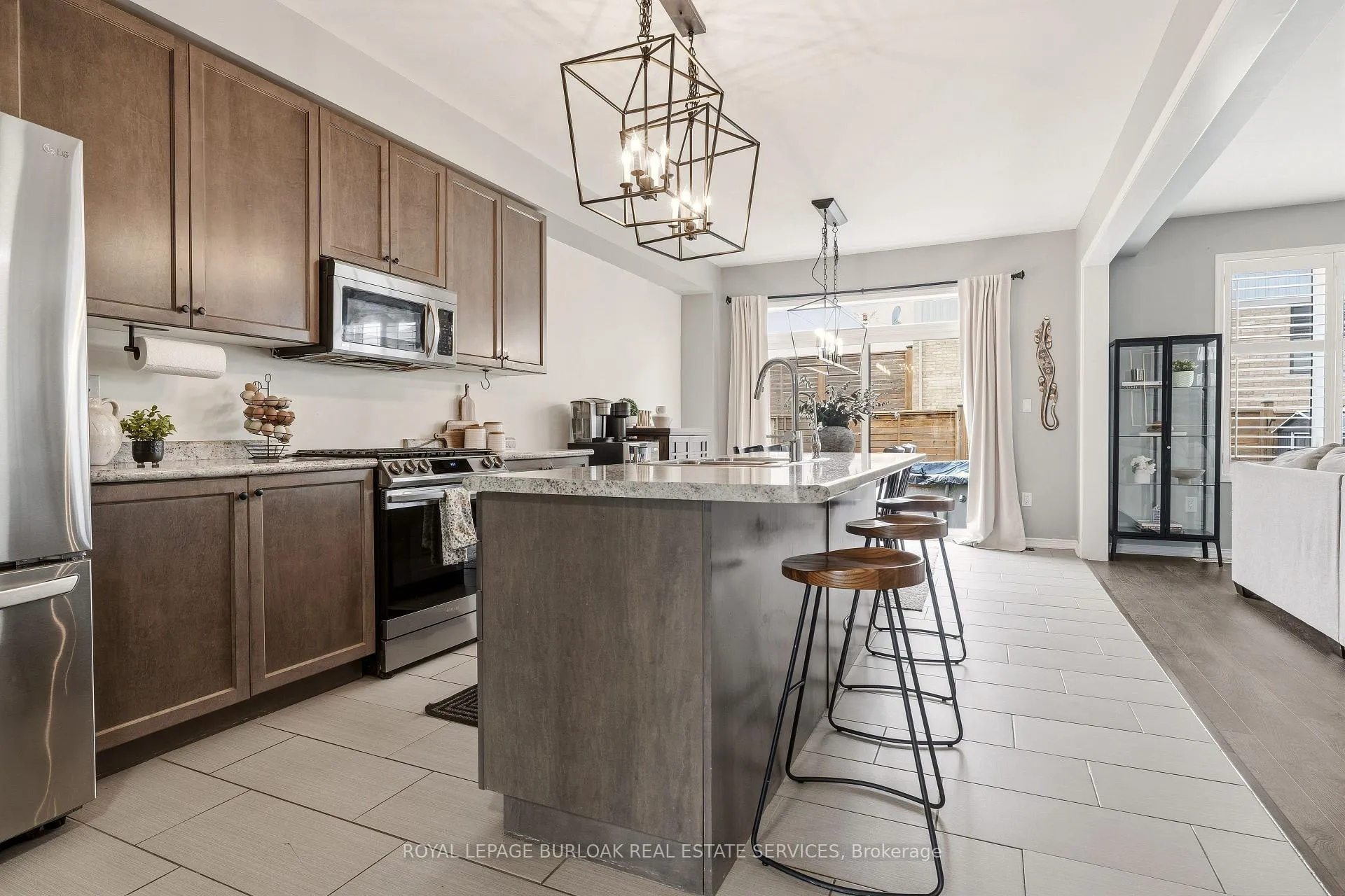 Photo 6 of 105 Larry Crescent, Haldimand — HOMEH