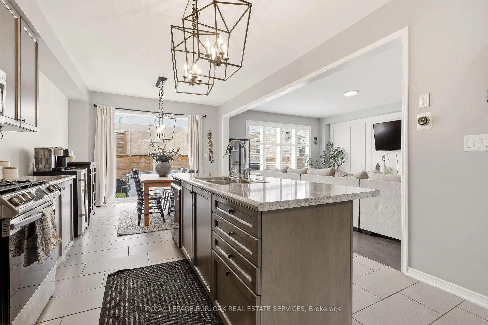 Photo 8 of 105 Larry Crescent, Haldimand — HOMEH
