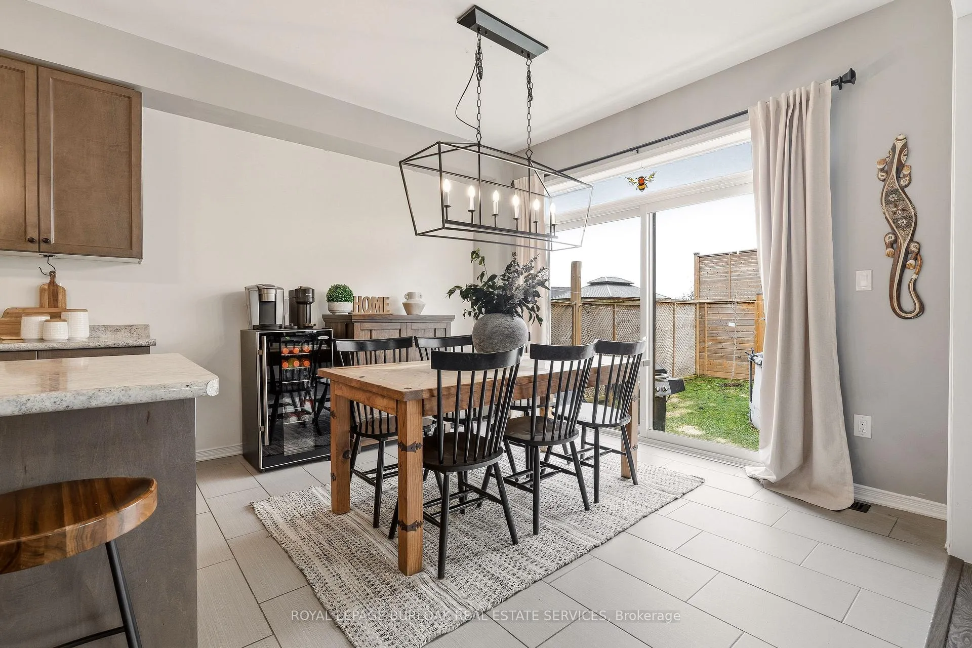 Photo 10 of 105 Larry Crescent, Haldimand — HOMEH