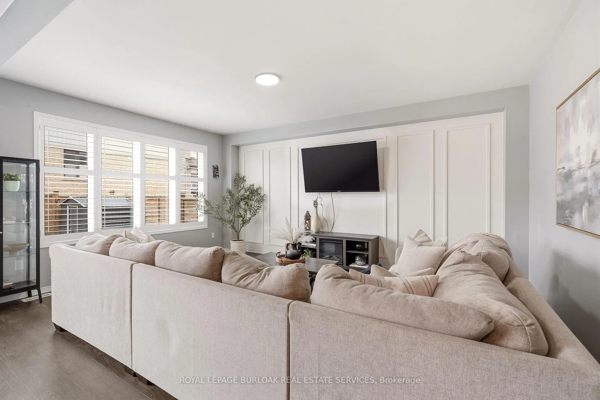 Photo 13 of 105 Larry Crescent, Haldimand — HOMEH