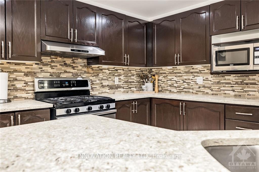 Photo 8 of 26 Portadown Crescent, Ottawa, Kanata - Morgan's Grant/South March — HOMEH