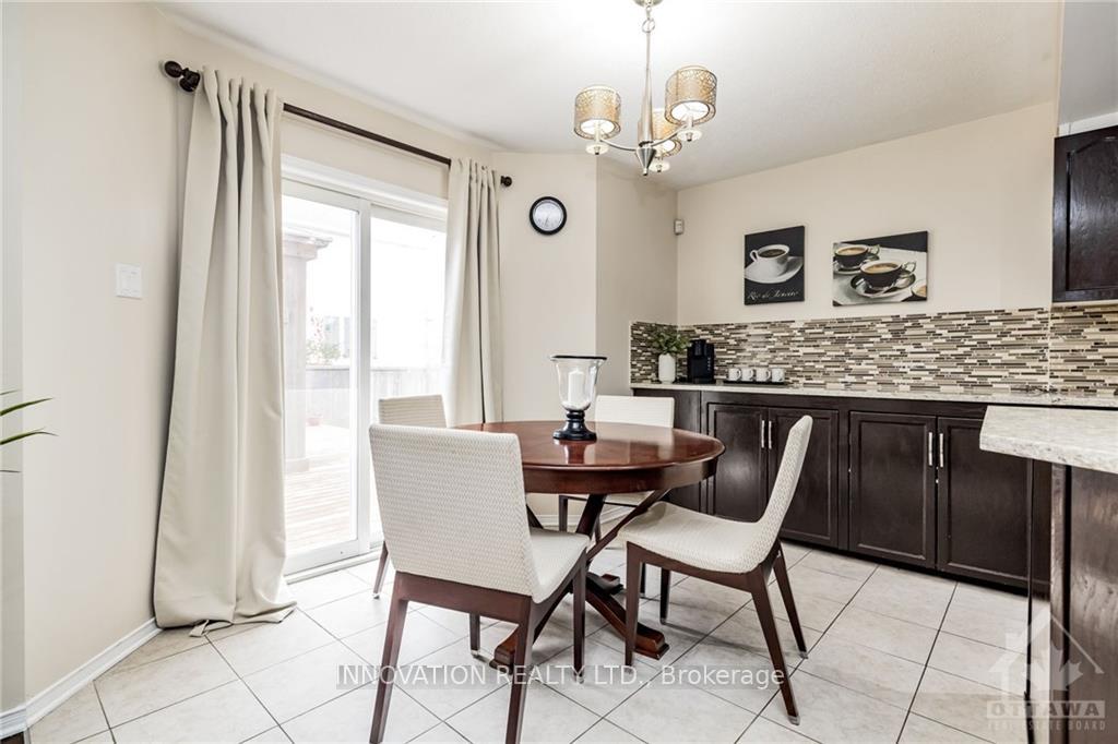 Photo 10 of 26 Portadown Crescent, Ottawa, Kanata - Morgan's Grant/South March — HOMEH