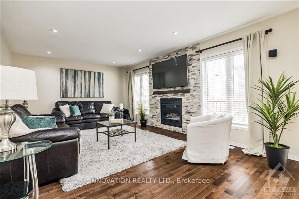 Photo 11 of 26 Portadown Crescent, Ottawa, Kanata - Morgan's Grant/South March — HOMEH