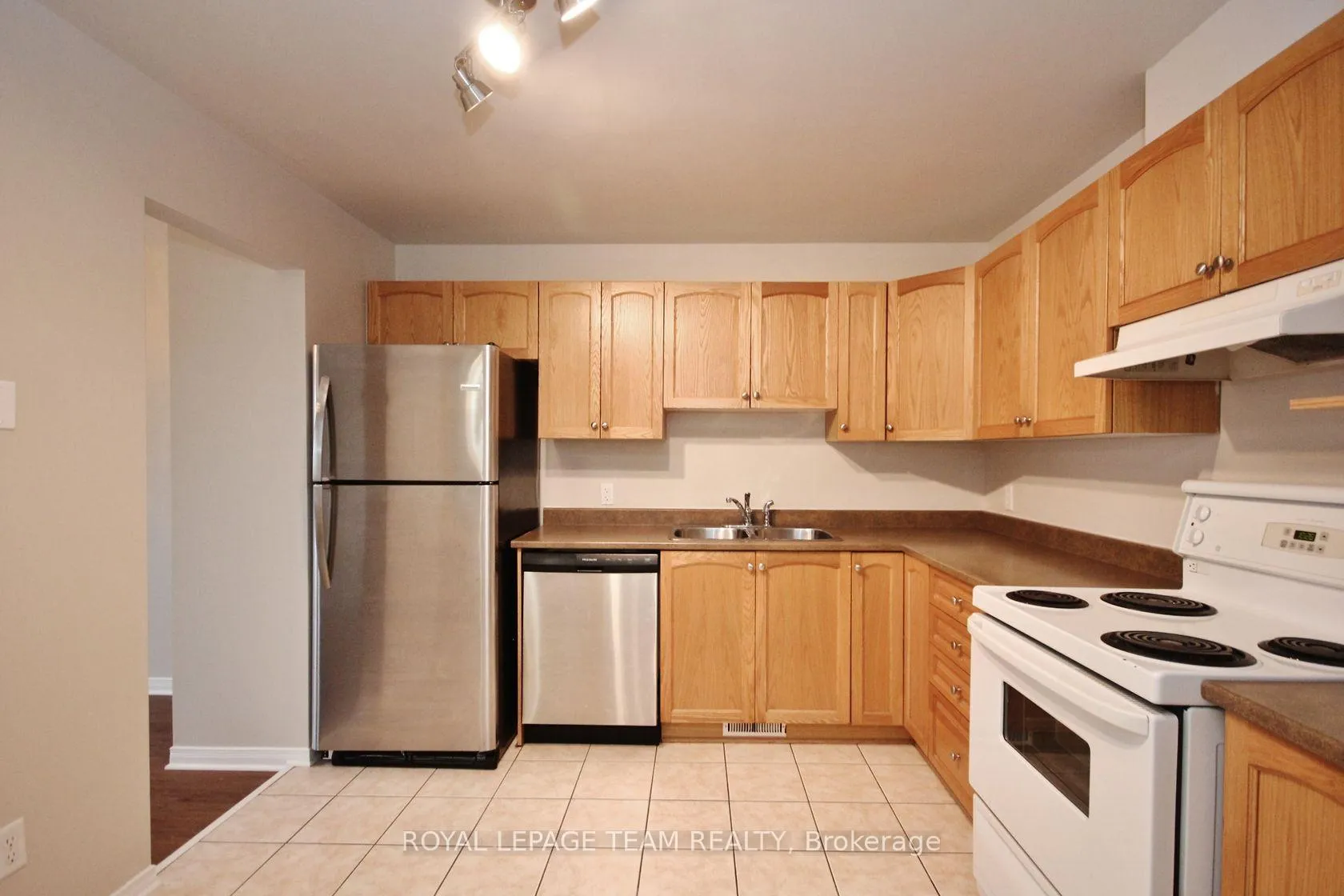Photo 4 of 139 Oakfield Crescent, Ottawa, Barrhaven - Longfields — HOMEH