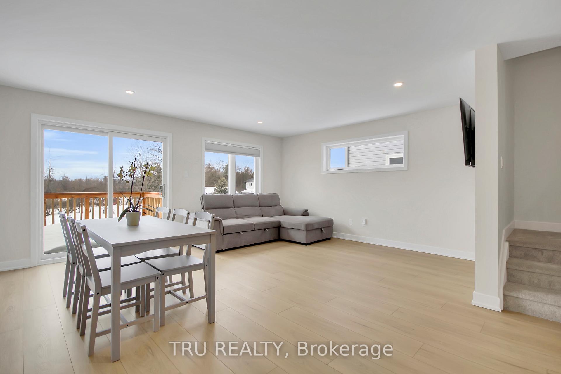 Photo 4 of 111 Dowdall Circle, Carleton Place — HOMEH