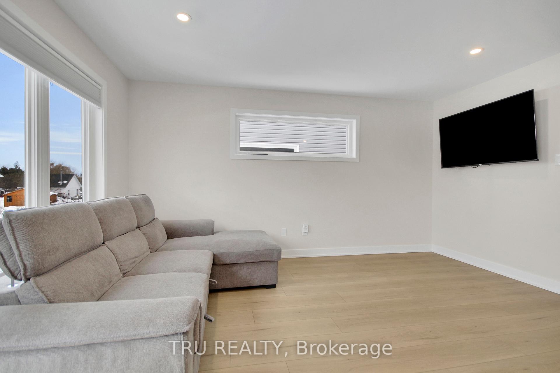 Photo 6 of 111 Dowdall Circle, Carleton Place — HOMEH
