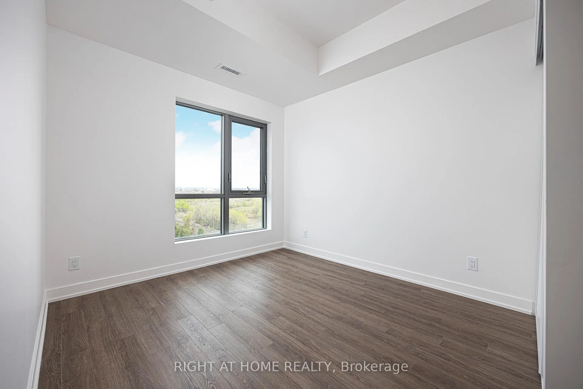 Photo 14 of Unit 1106, 55 Clarington Boulevard, Clarington, Bowmanville — HOMEH