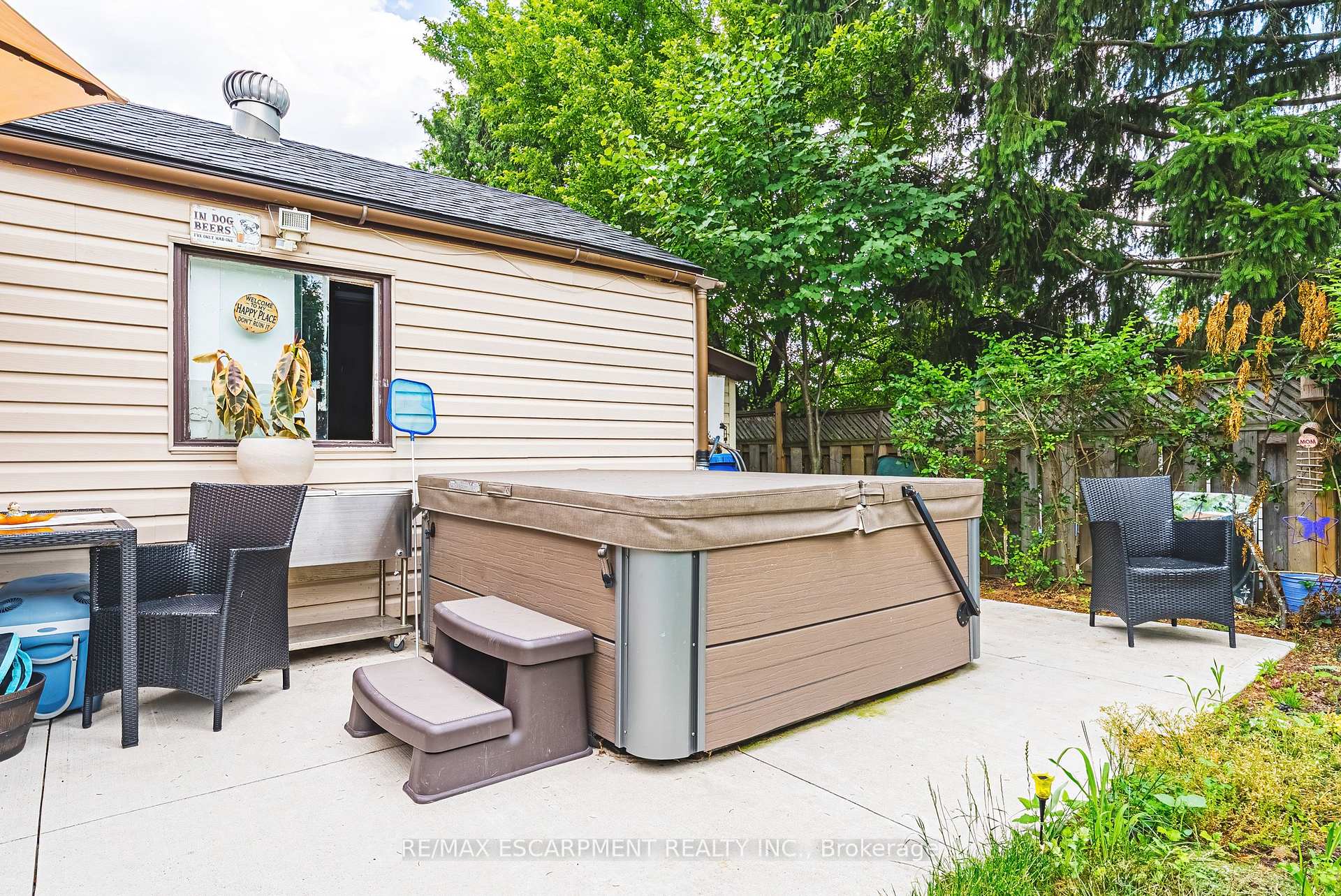 Photo 35 of 44 Billington Crescent, Hamilton, Berrisfield — HOMEH