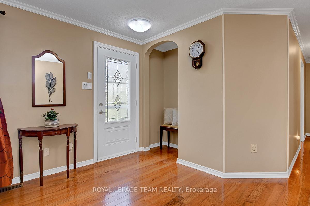 Photo 3 of 2833 Glenwood Drive, Ottawa, Metcalfe — HOMEH