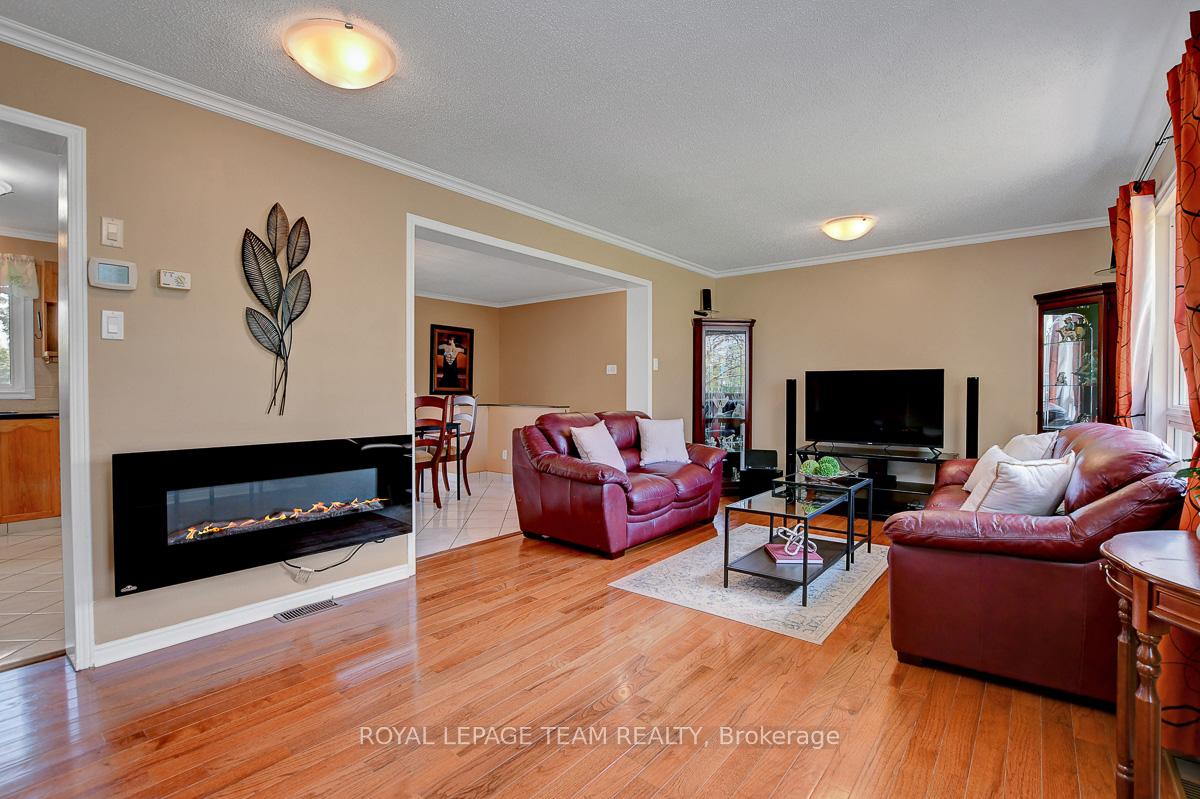 Photo 4 of 2833 Glenwood Drive, Ottawa, Metcalfe — HOMEH