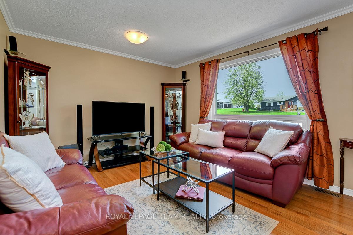Photo 6 of 2833 Glenwood Drive, Ottawa, Metcalfe — HOMEH