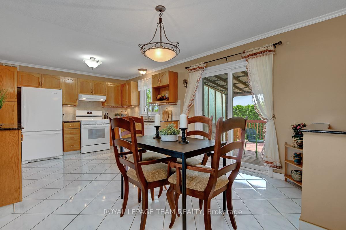 Photo 9 of 2833 Glenwood Drive, Ottawa, Metcalfe — HOMEH