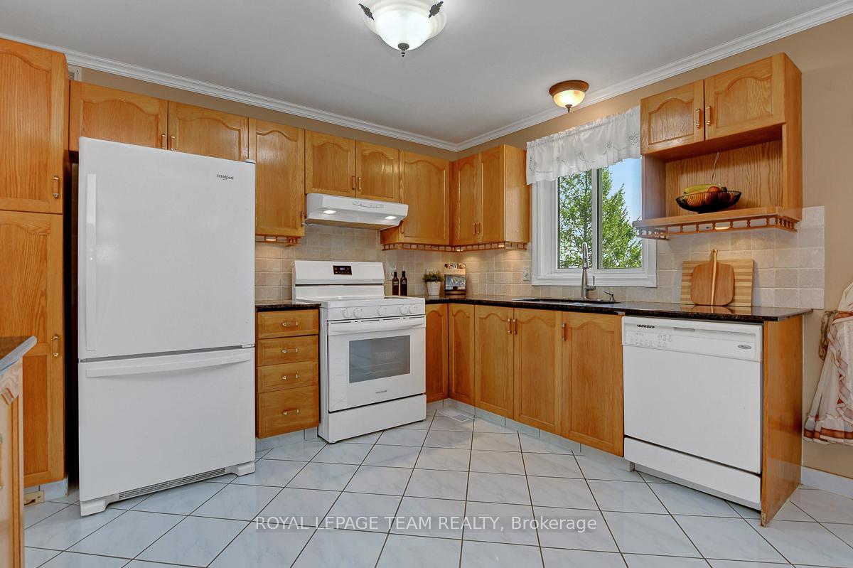 Photo 14 of 2833 Glenwood Drive, Ottawa, Metcalfe — HOMEH