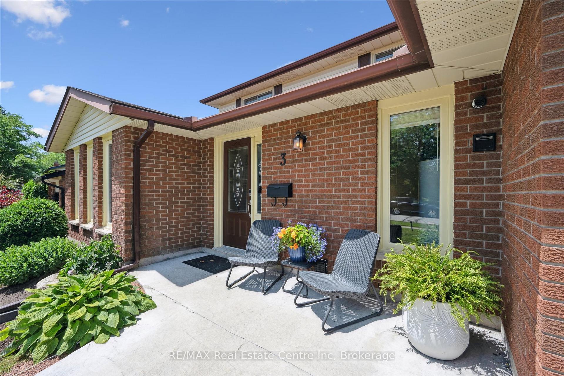 Photo 4 of 3 Brombal Drive, Guelph, Kortright West — HOMEH