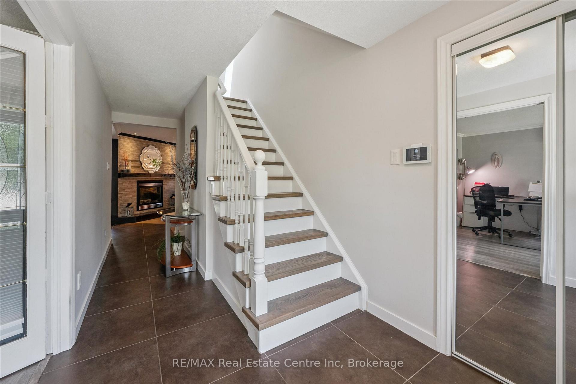 Photo 6 of 3 Brombal Drive, Guelph, Kortright West — HOMEH