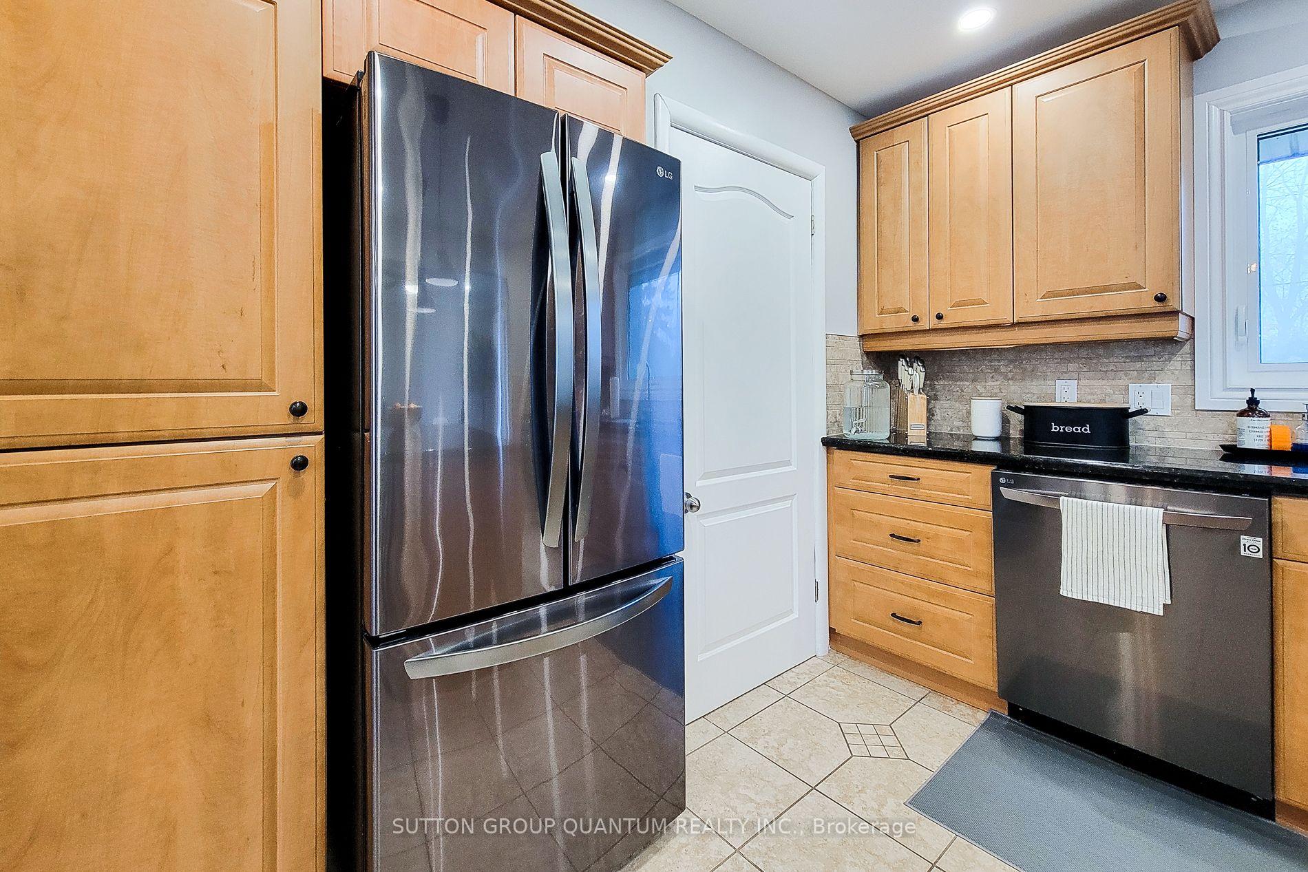 Photo 11 of Unit #MAIN, 149 Oneida Boulevard, Hamilton, Ancaster — HOMEH